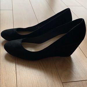 Kate Spade Black Suede Pump